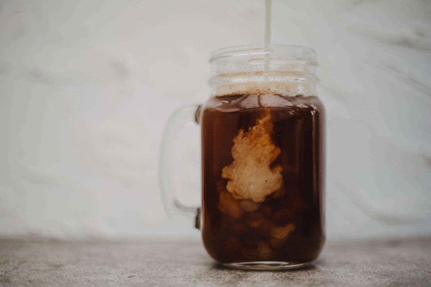 Discover the full nutrition facts for Vanilla Sweet Cream Cold Brew — calories, sugar, fat & carbs for every Starbucks size. Make smarter choices today!